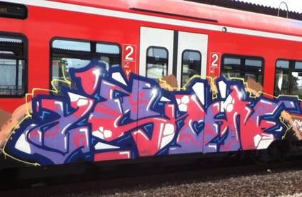 train_graffiti_2_grande.jpeg