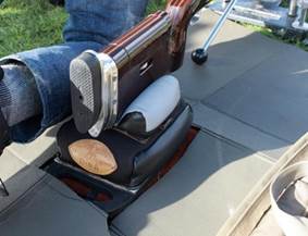 Изображение выглядит как джинсы, на открытом воздухе, человек, трава

Содержимое, созданное искусственным интеллектом, может быть неверным.